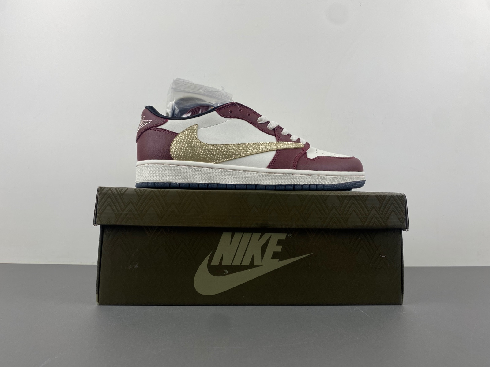 air jordan 1 low year of the dragon 2024 fj5735-100