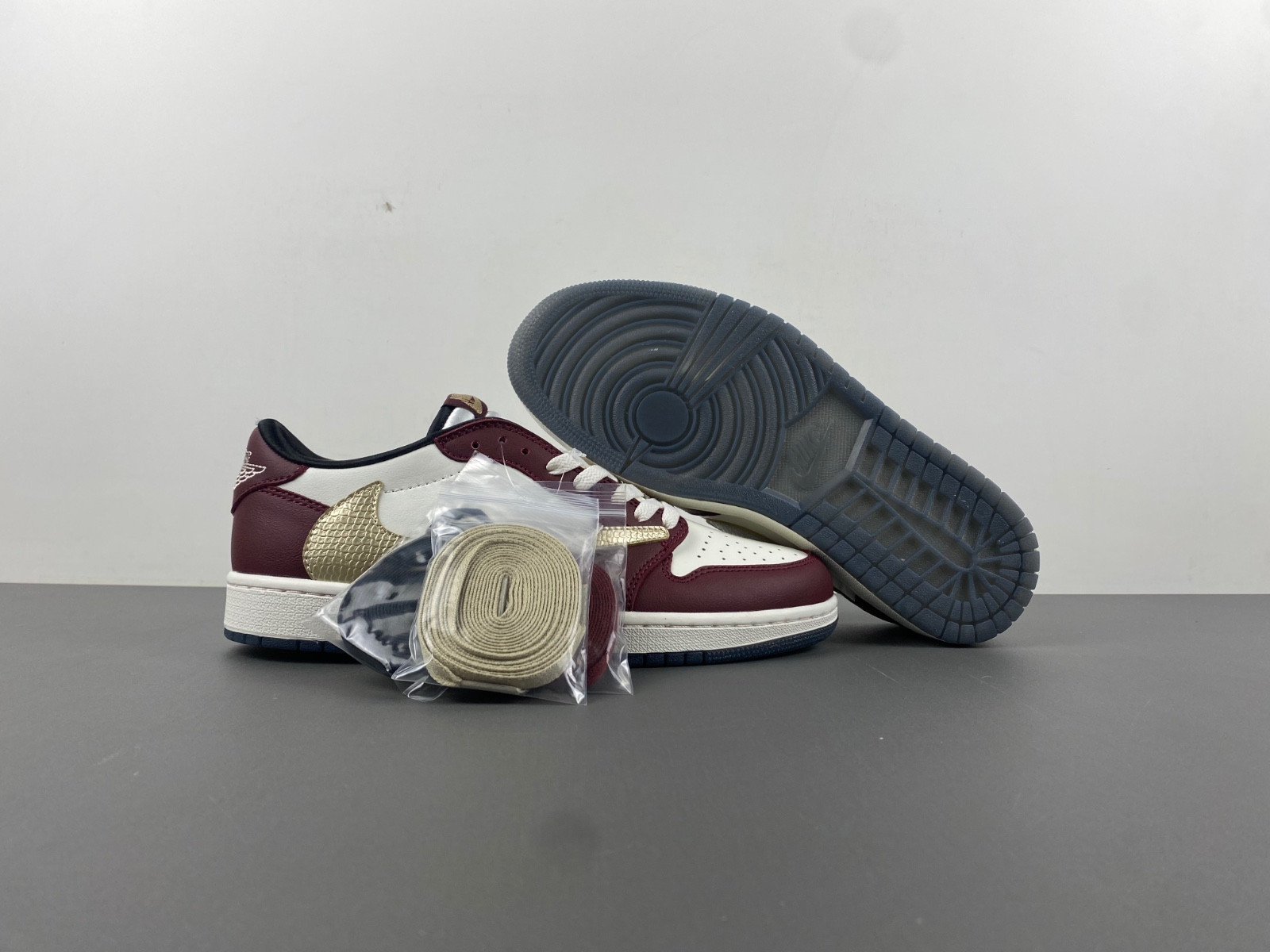 air jordan 1 low year of the dragon 2024 fj5735-100