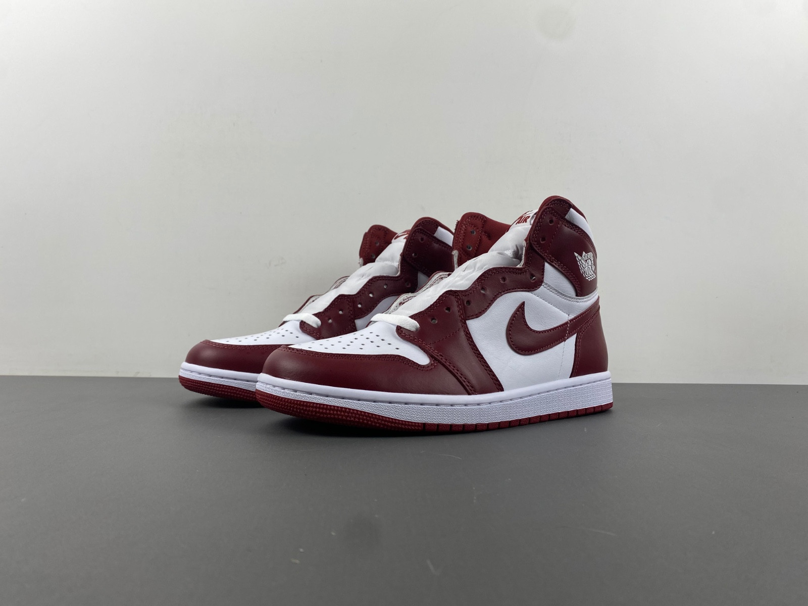 air jordan 1 high og team red dz5485-160