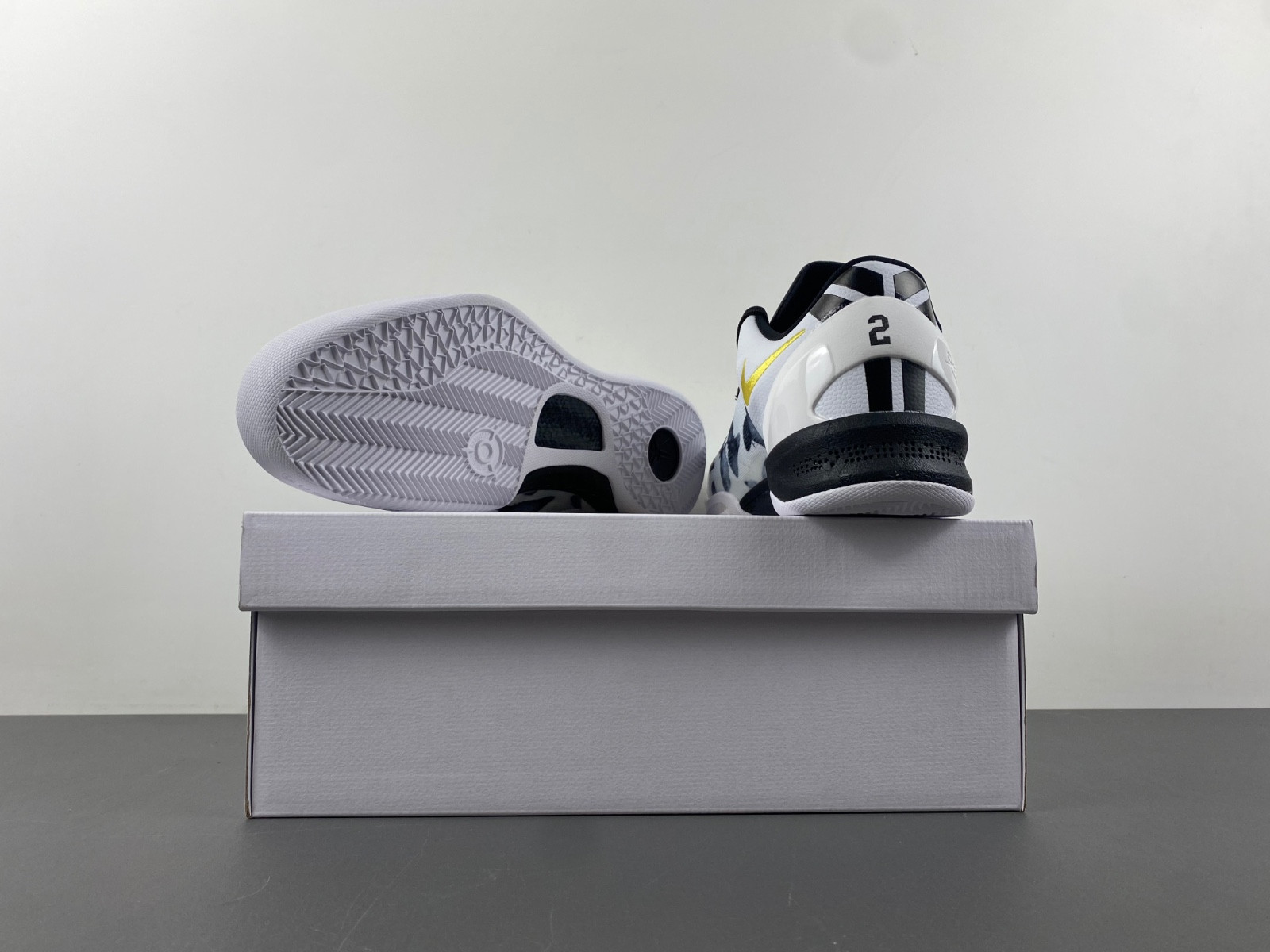 nike kobe 8 protro "mambacita" fv6325-100