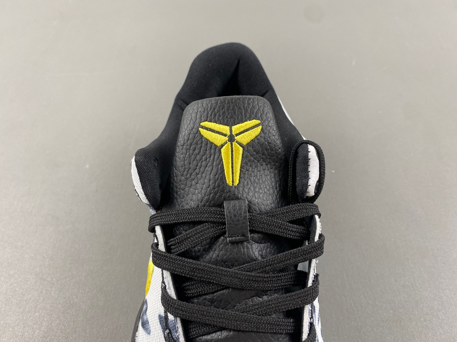 nike kobe 8 protro "mambacita" fv6325-100