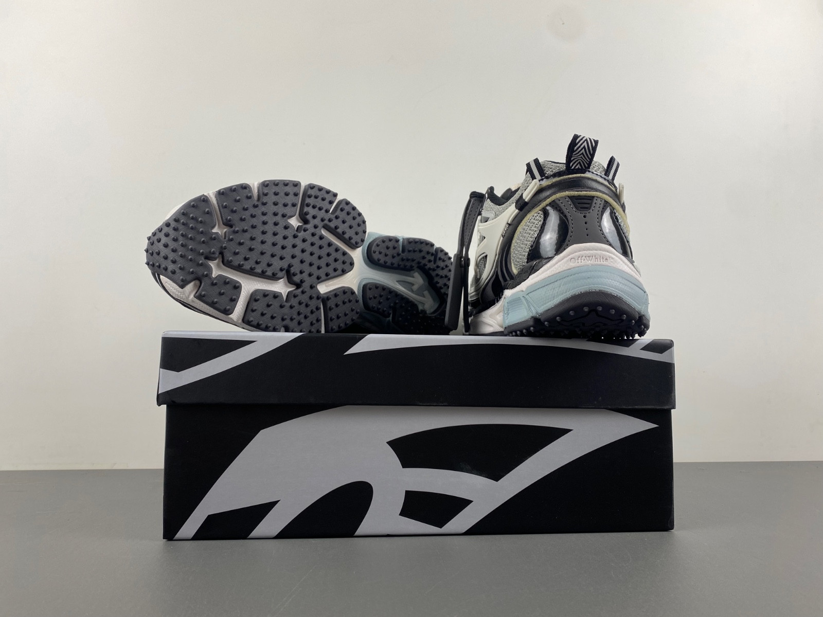 owt ow be right back sneakers