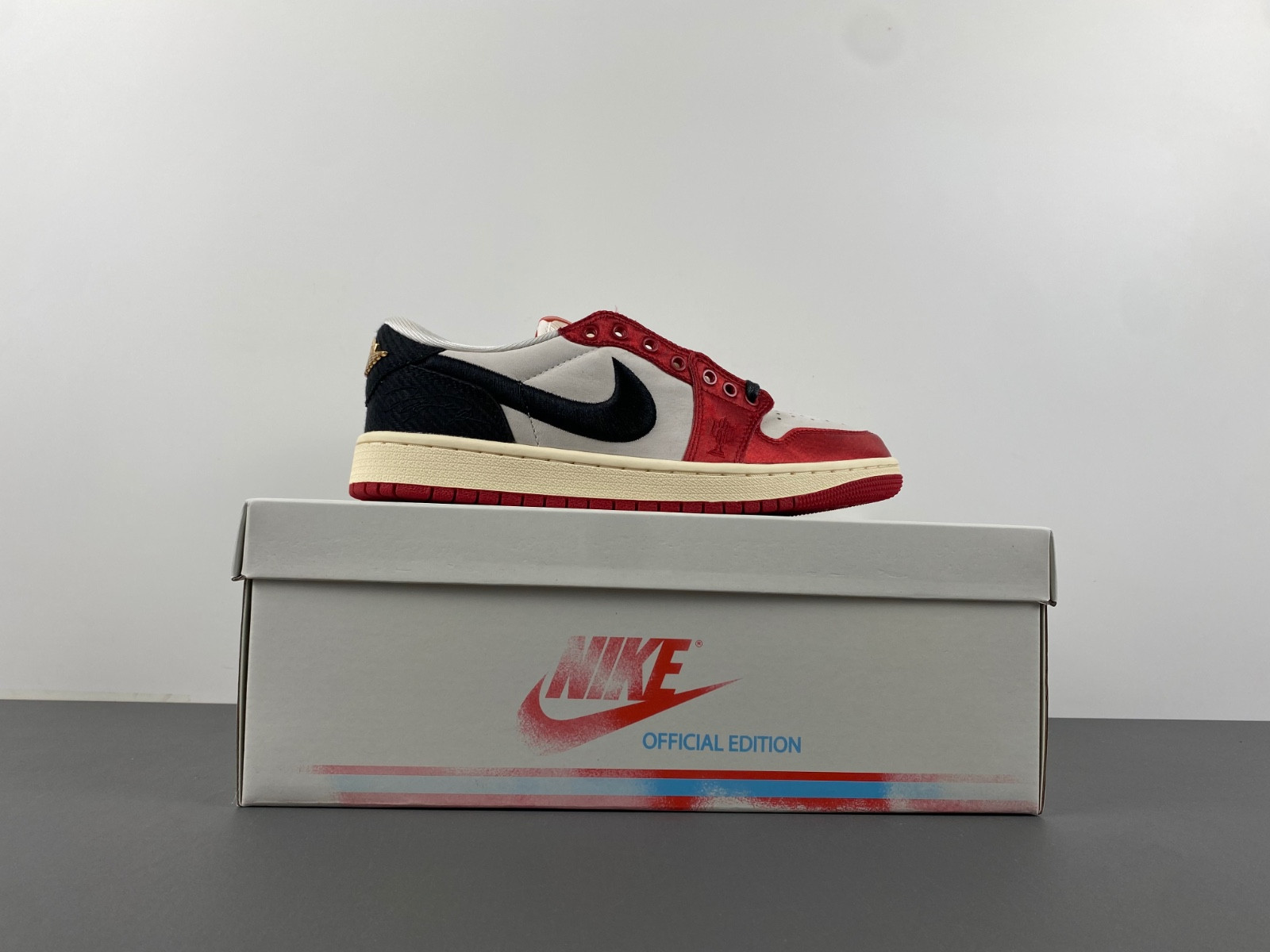 trophy room air jordan 1 low og fn0432-100