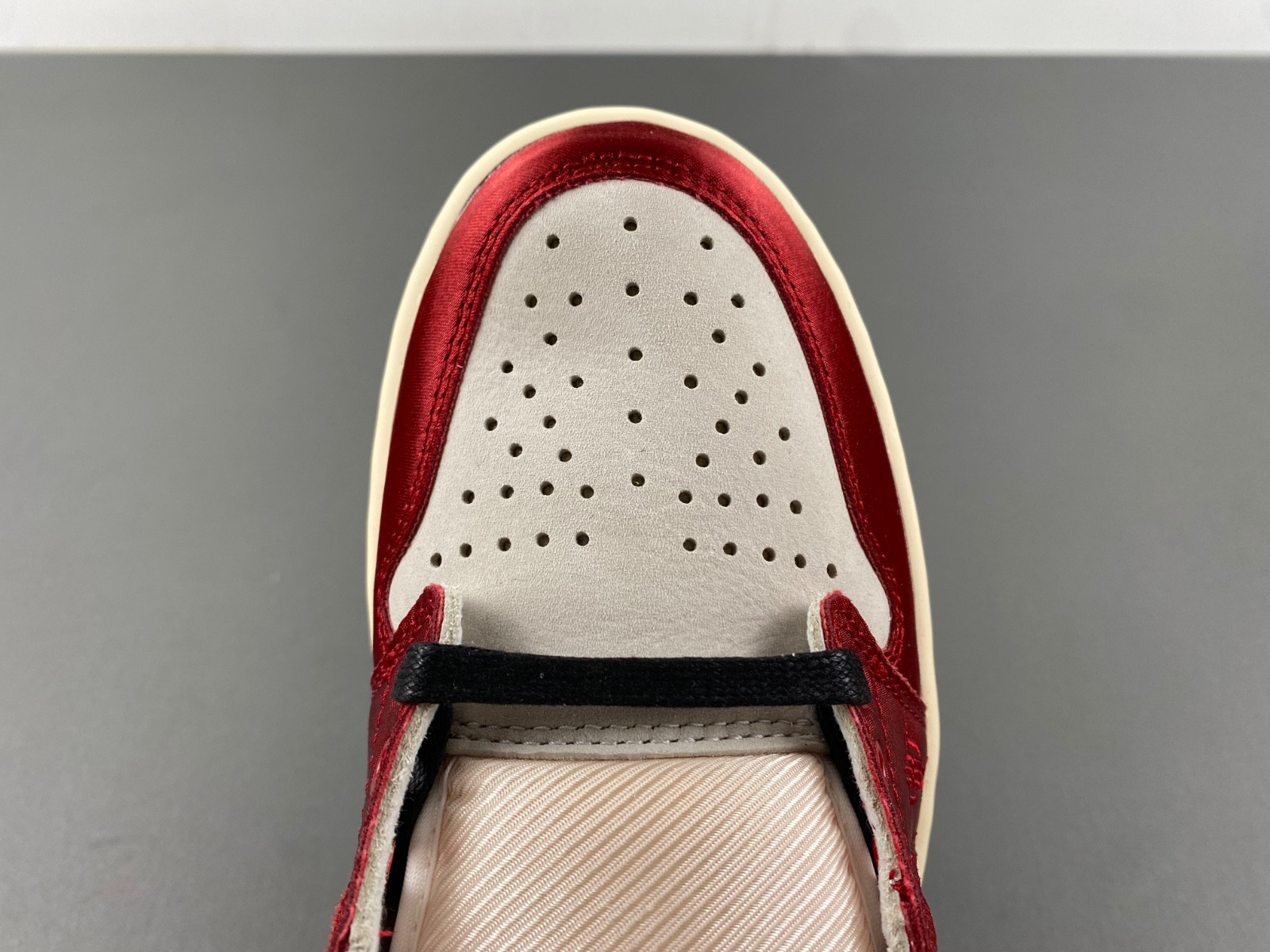 trophy room air jordan 1 low og fn0432-100