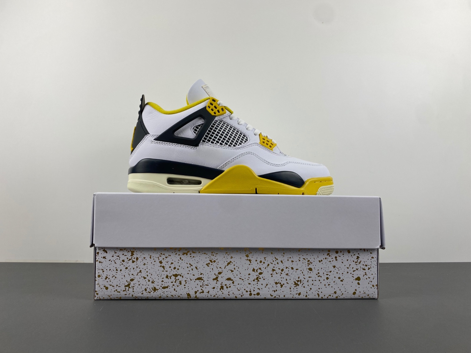 air jordan 4 womens "vivid sulfur" aq9129-101
