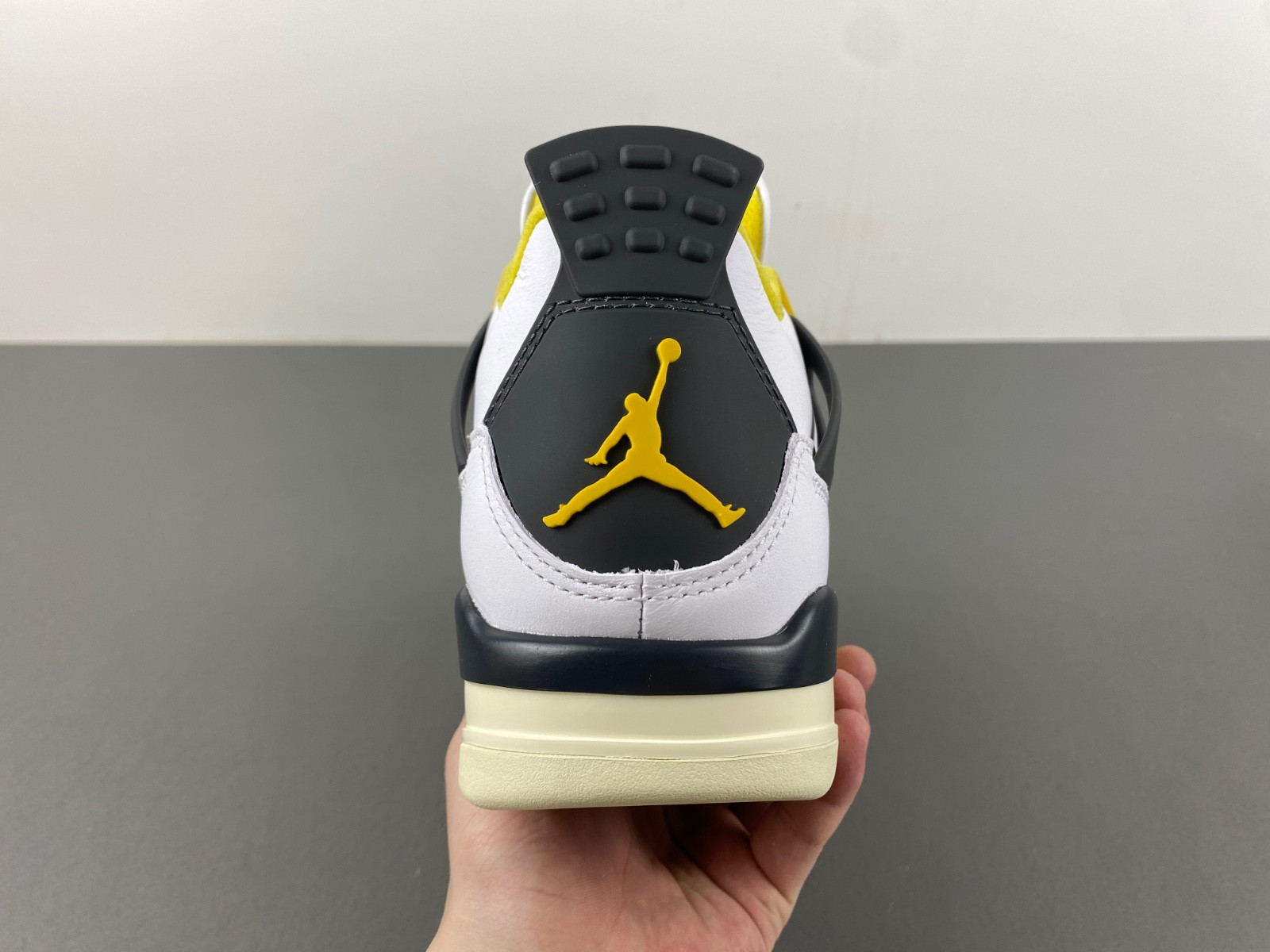 air jordan 4 womens "vivid sulfur" aq9129-101