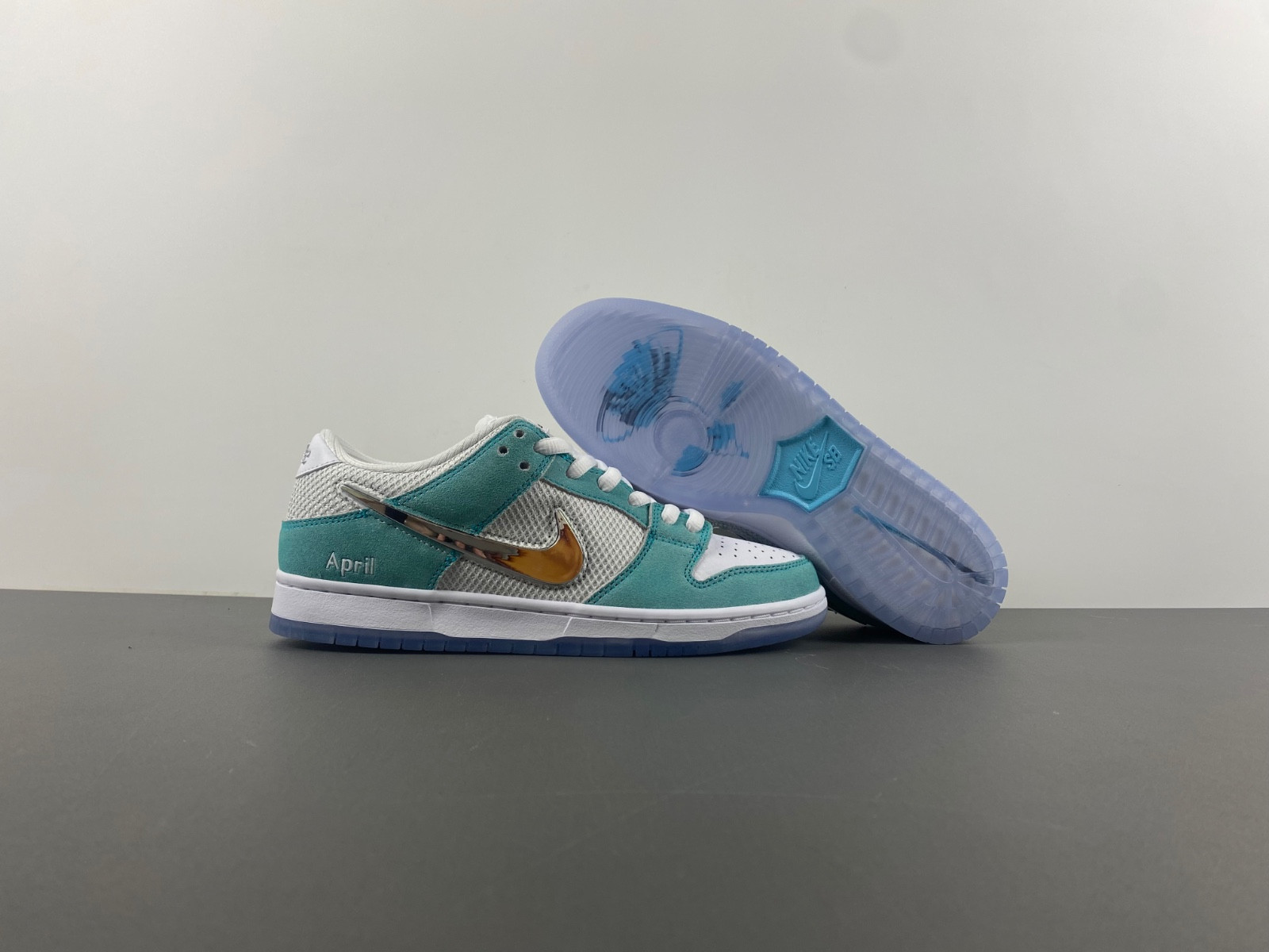 nike sb dunk low april skateboards men