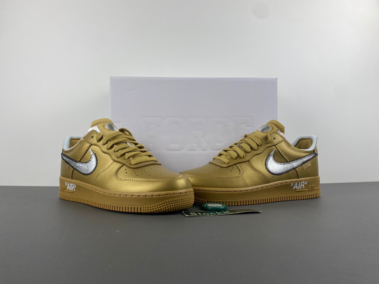 off-white x nike air force 1 gold ao4297-800