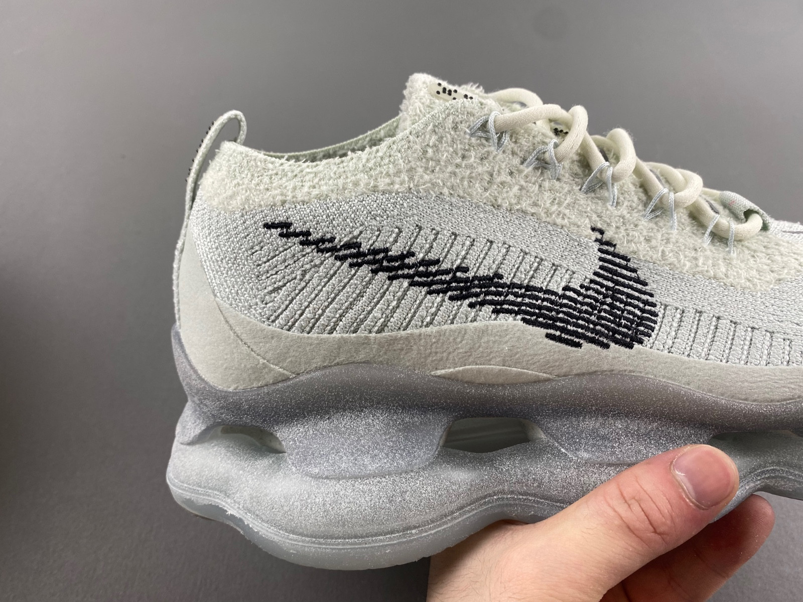 nike air max scorpion flyknit se "light silver" fq2694-001