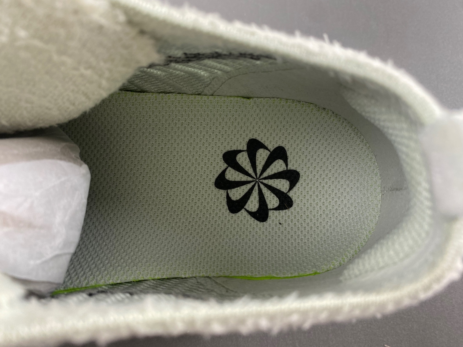 nike air max scorpion flyknit se "light silver" fq2694-001