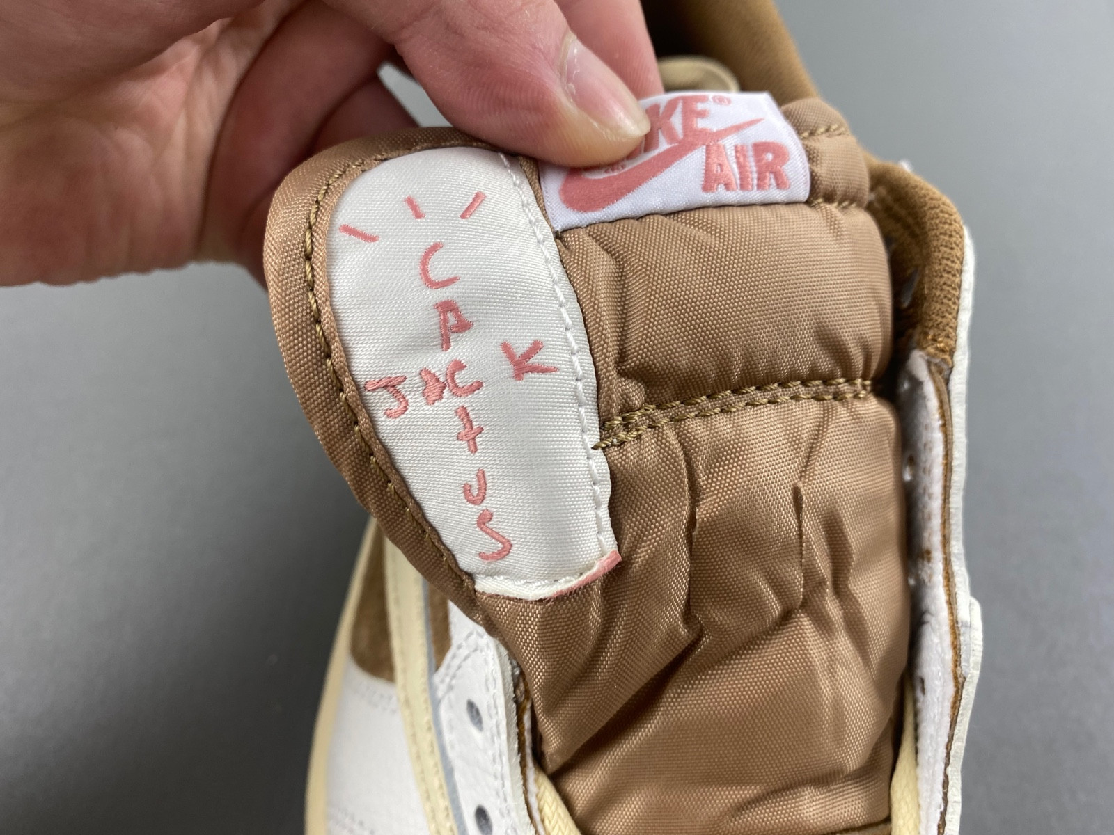 travis scott air jordan 1 low og sail shy pink dm7866-106