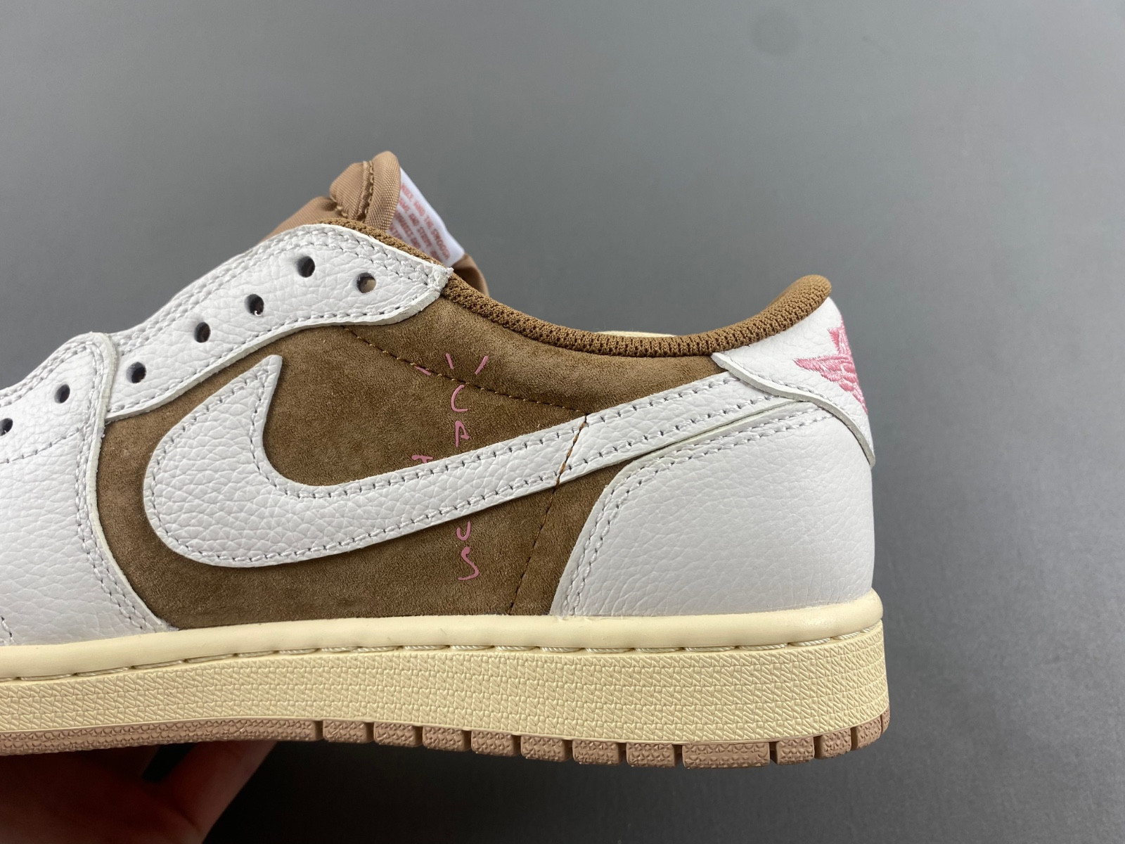 travis scott air jordan 1 low og sail shy pink dm7866-106