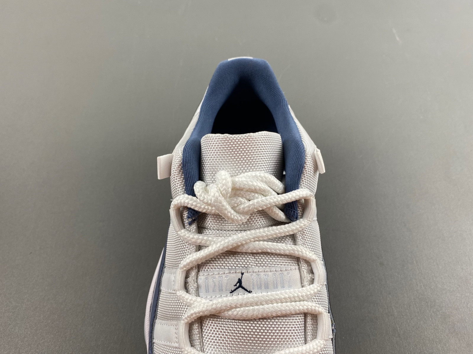 air jordan 11 low retro white midnight navy fv5104-104