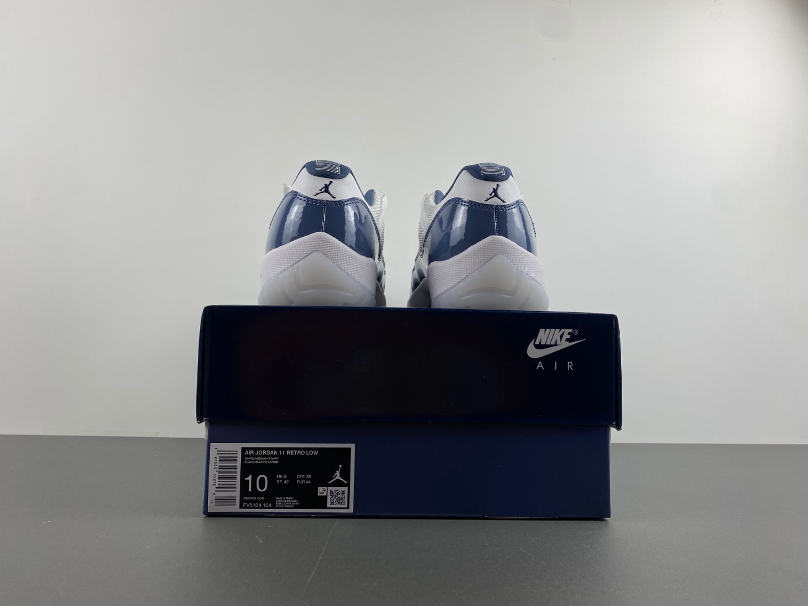 air jordan 11 low retro white midnight navy fv5104-104