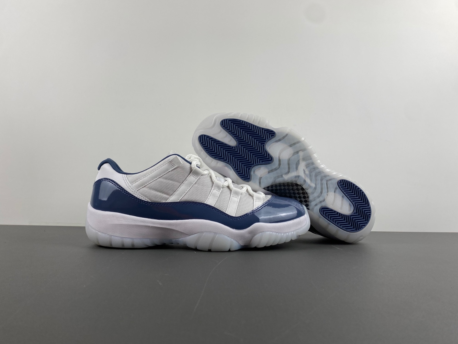 air jordan 11 low retro white midnight navy fv5104-104