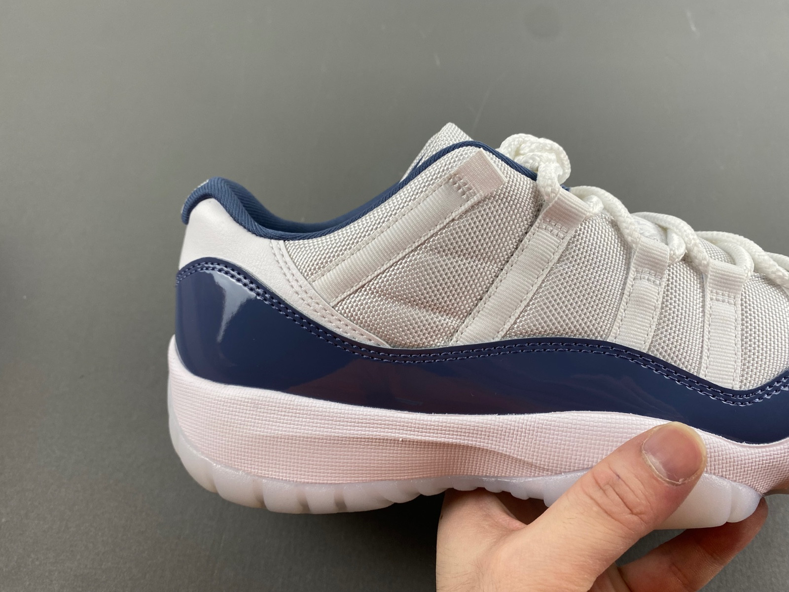 air jordan 11 low retro white midnight navy fv5104-104