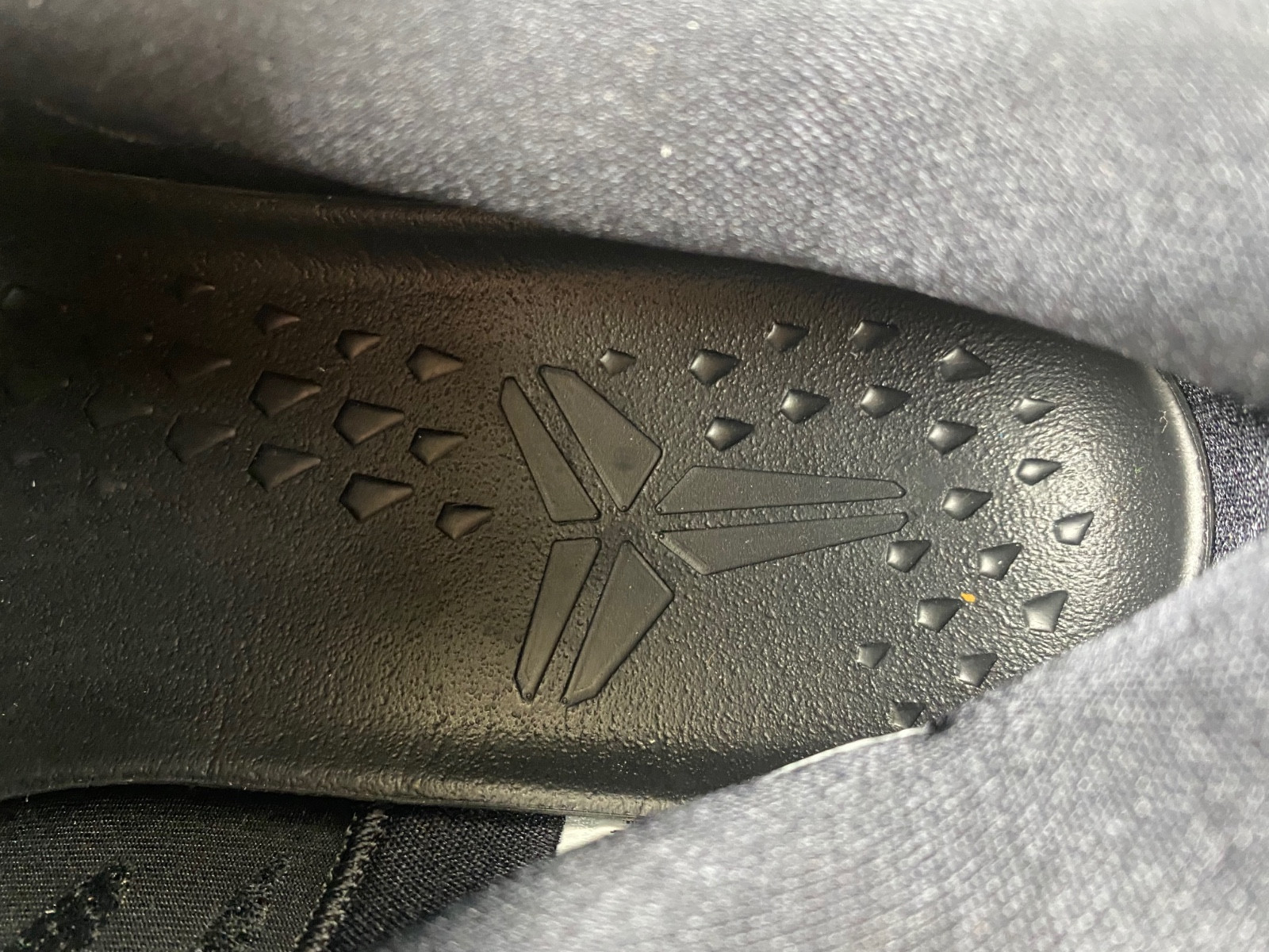 nike kobe 8 protro black university gold hf9550-001