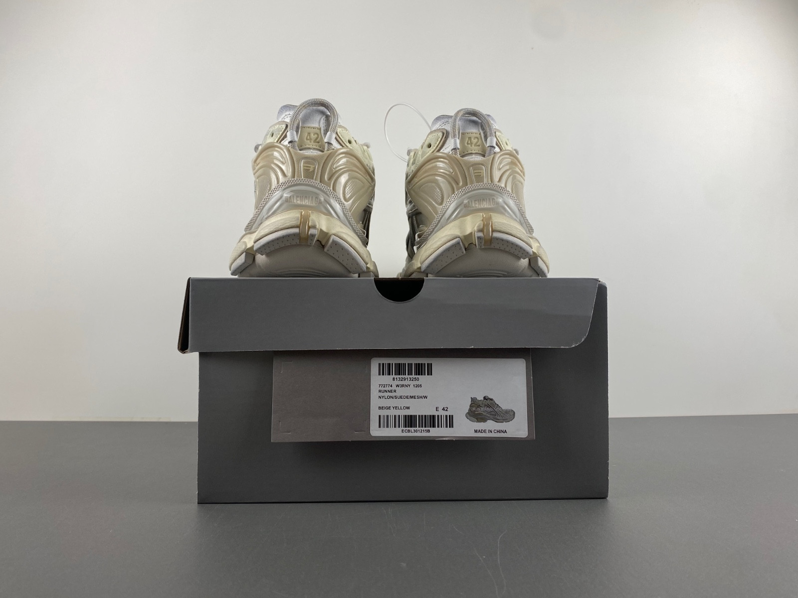 Ba*len*cia*ga runner sneaker in beige/white/black