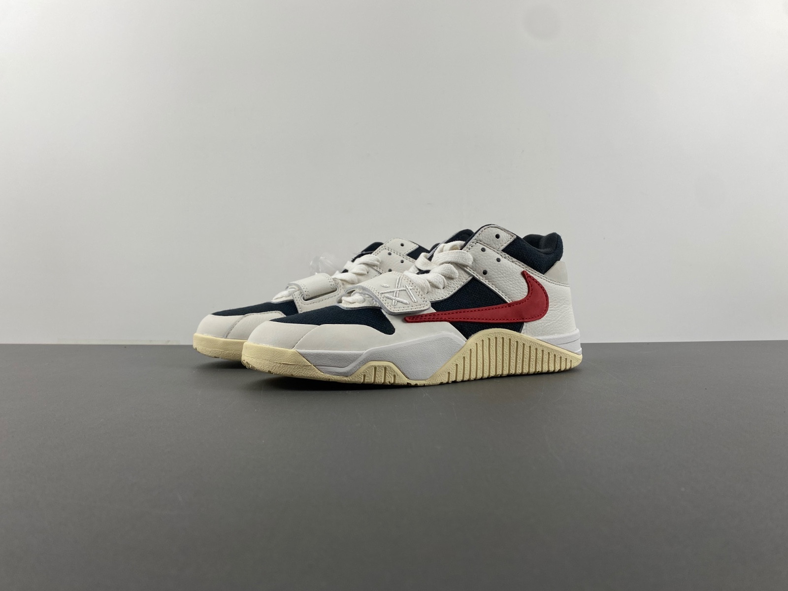 travis scott jordan jumpman jack fz8117-101