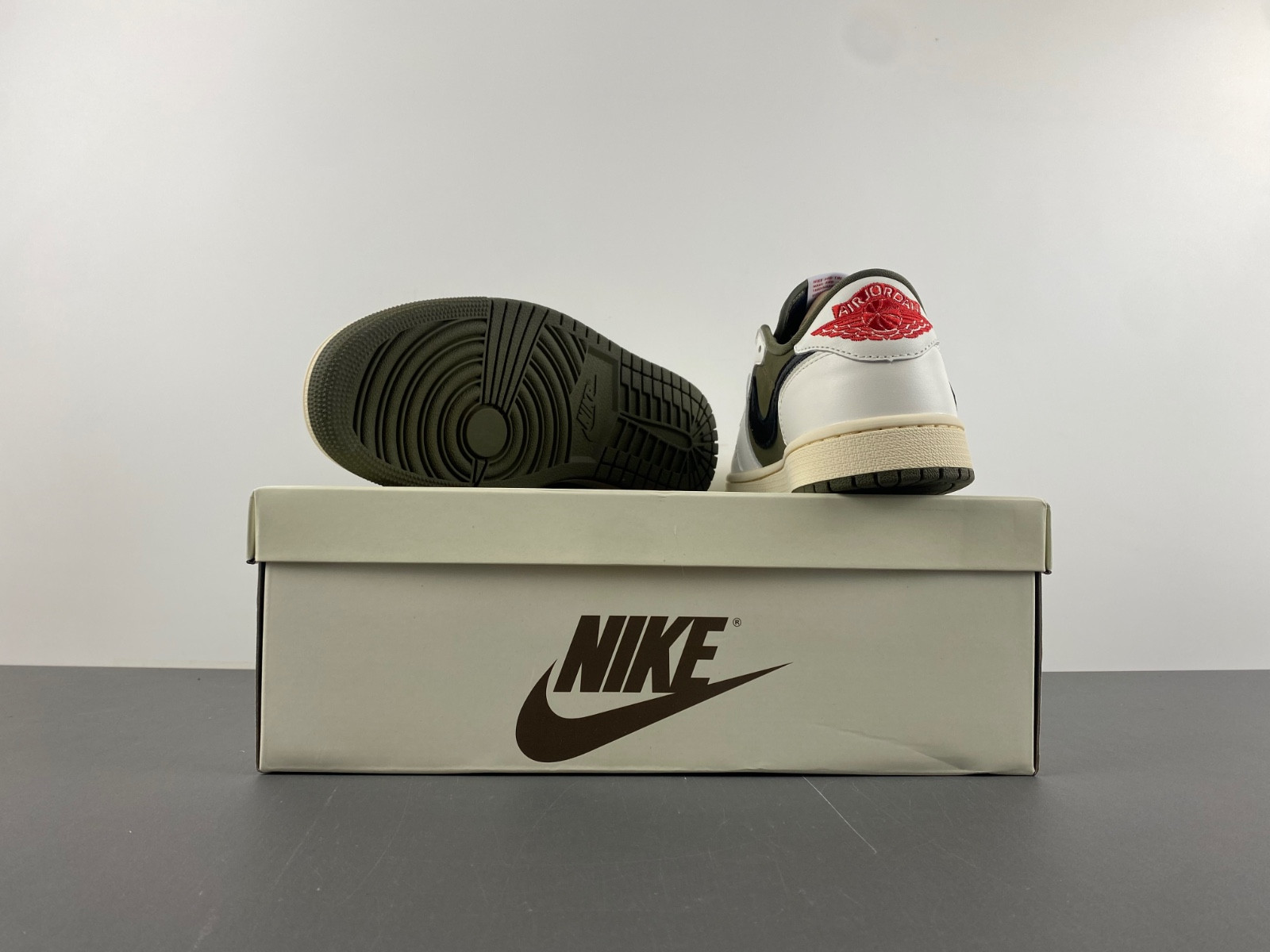 travis scott air jordan 1 low og olive dm7866-200