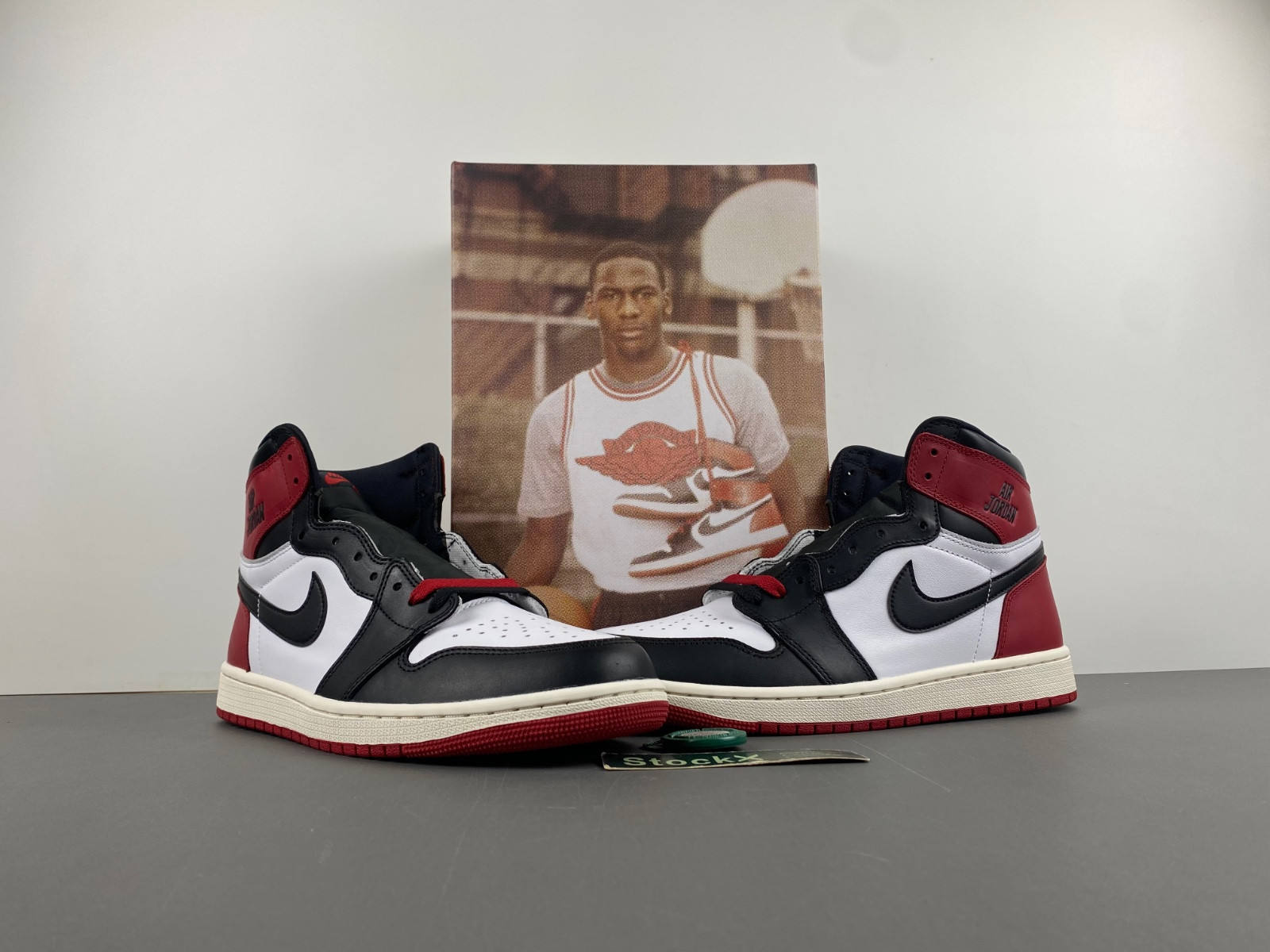 air jordan 1 high og black toe reimagined dz5485-106