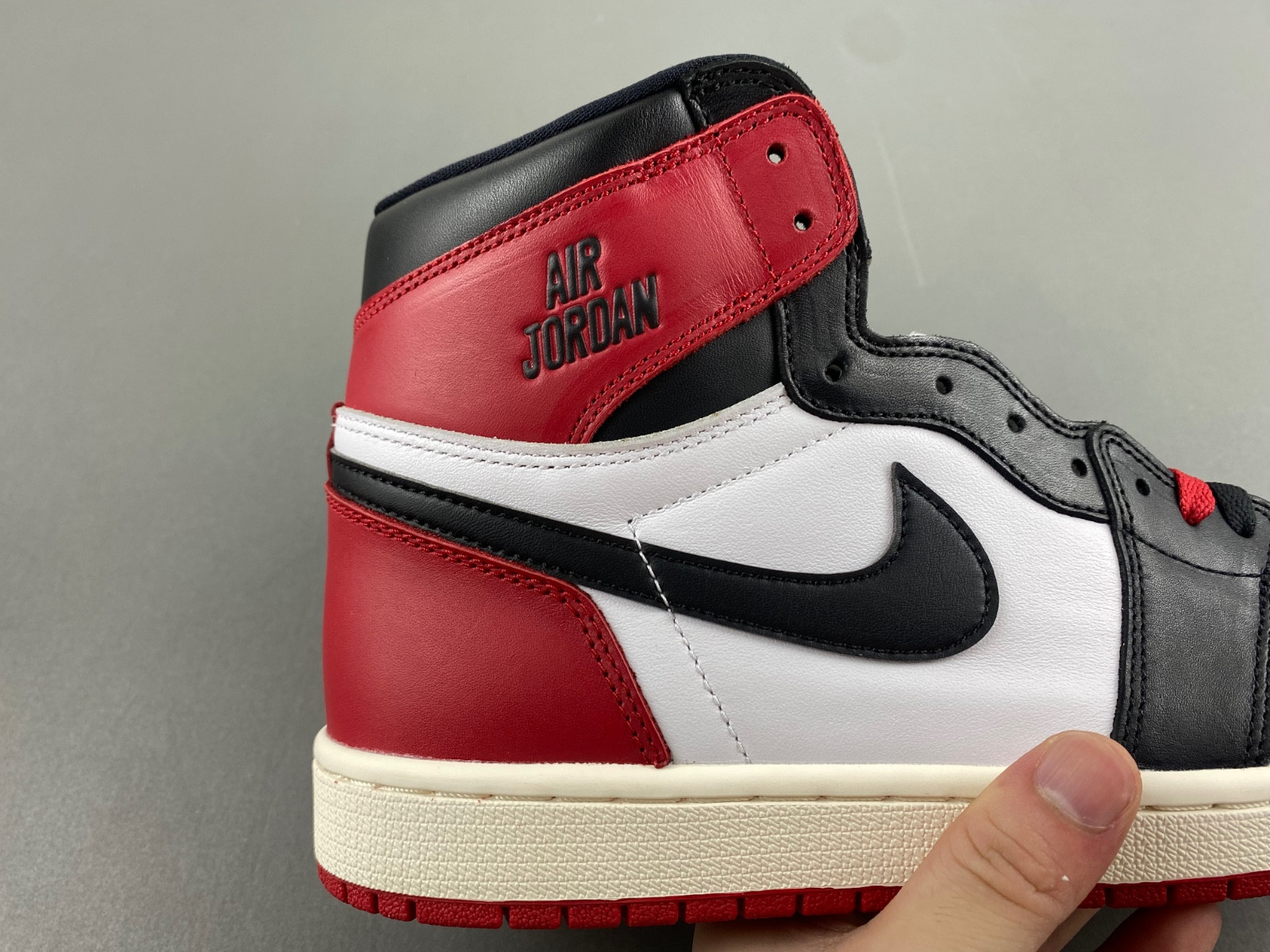air jordan 1 high og black toe reimagined dz5485-106