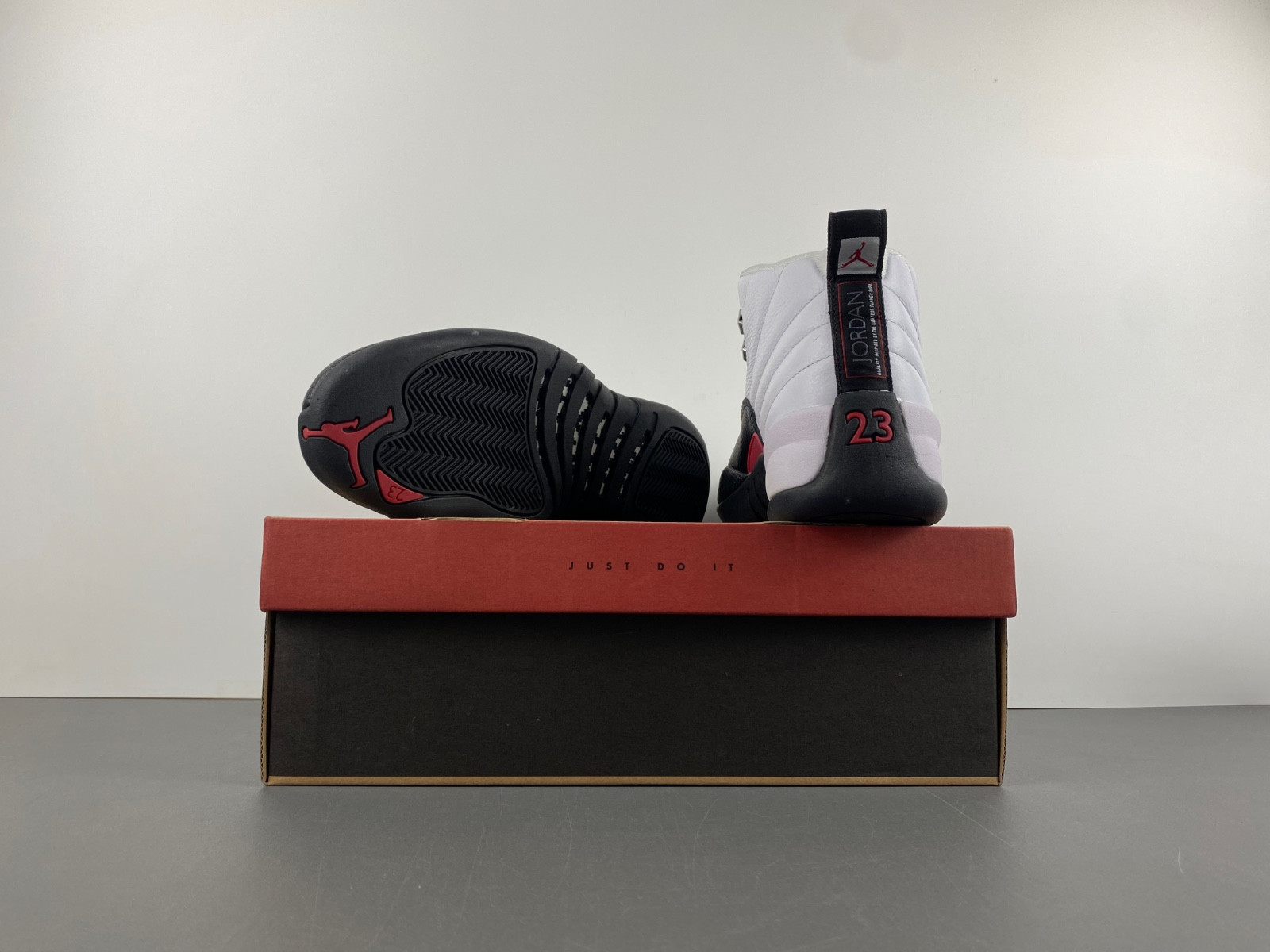 air jordan 12 red taxi ct8013-162