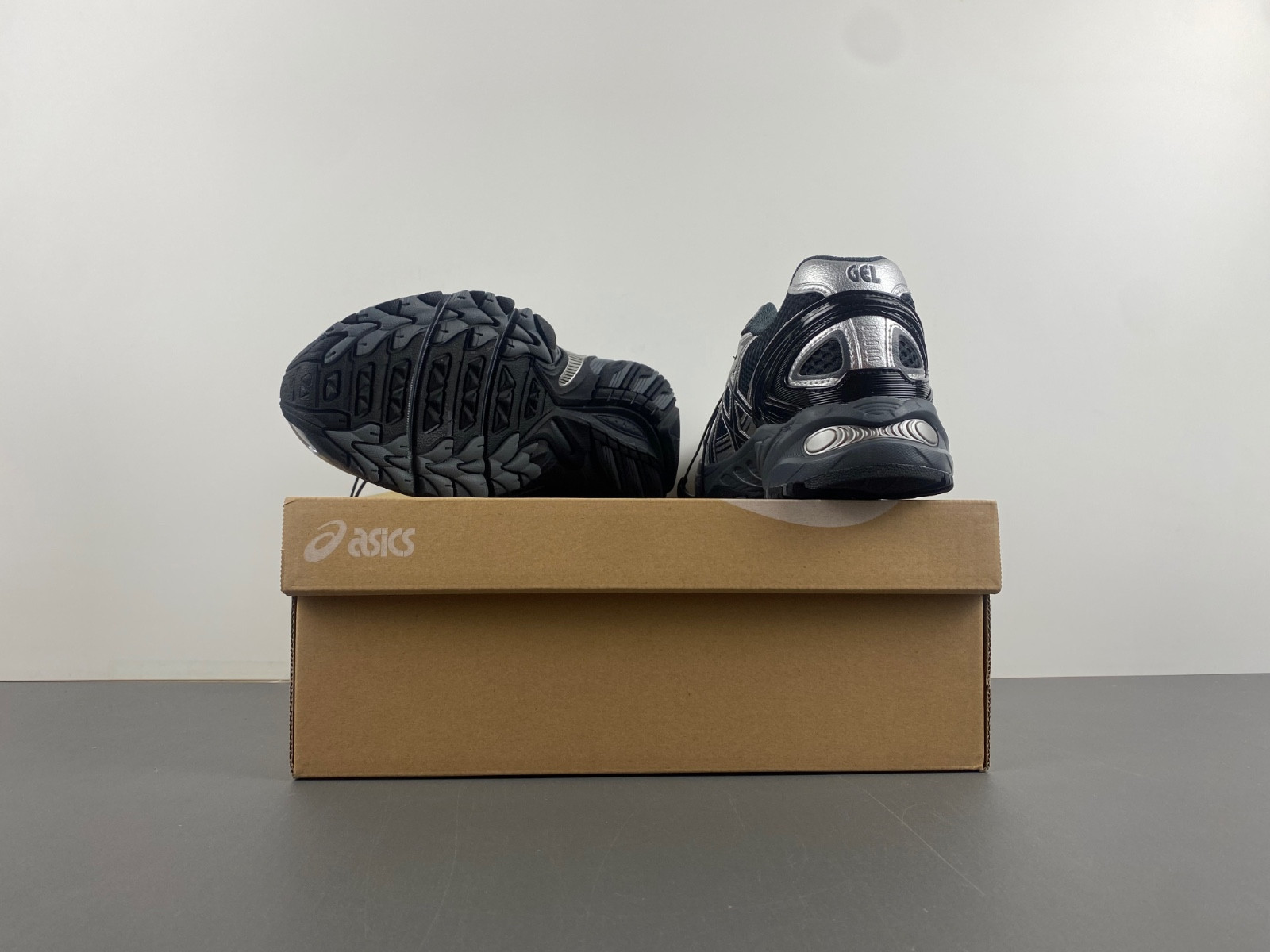 As*ic*s gel-kahana tr v4 carbon black 1203a497-001