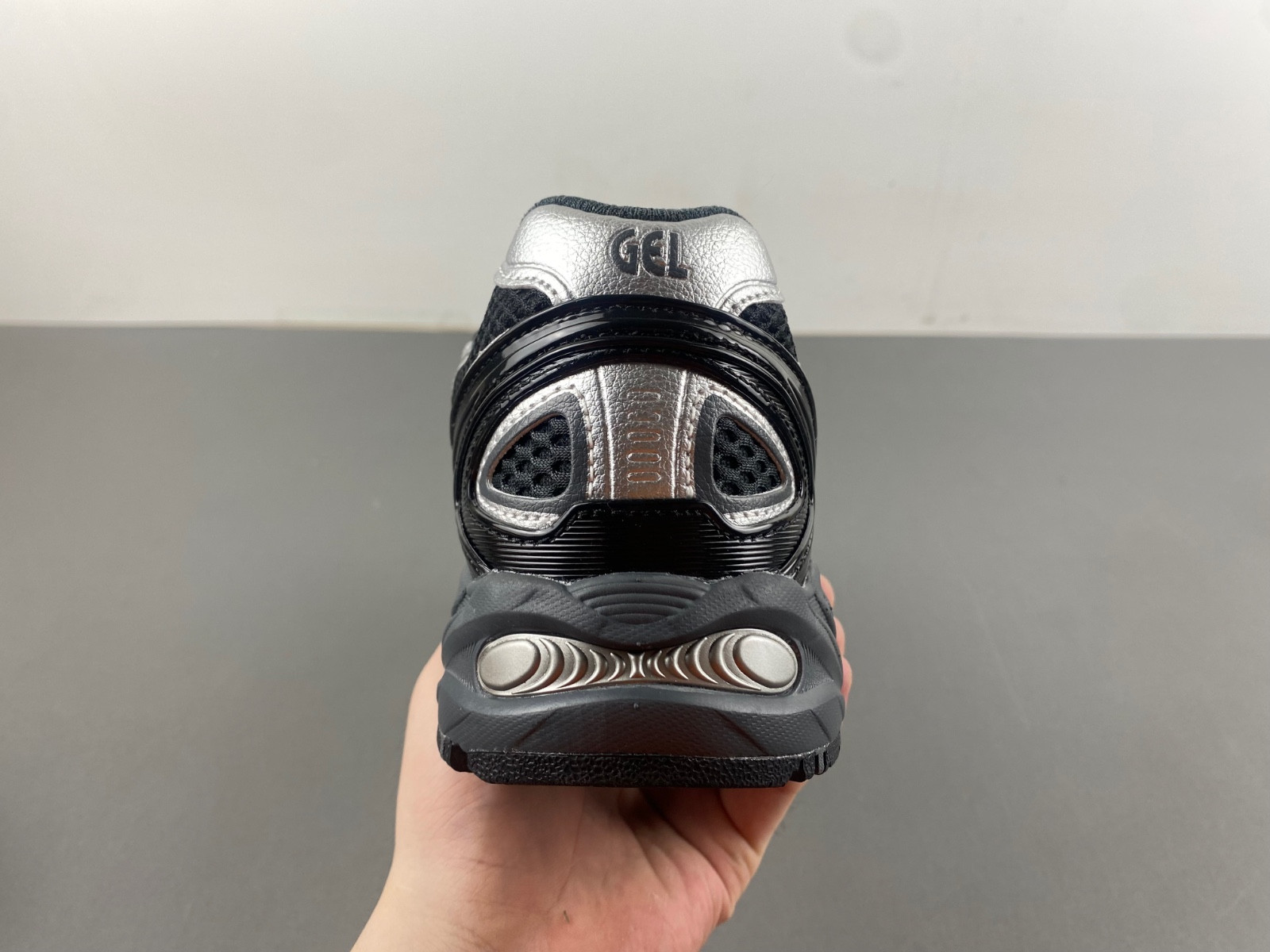 As*ic*s gel-kahana tr v4 carbon black 1203a497-001