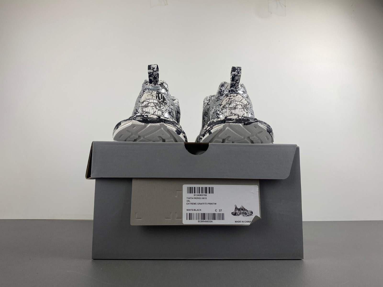 Ba*len*cia*ga 3xl extreme graffiti sneaker in white/black