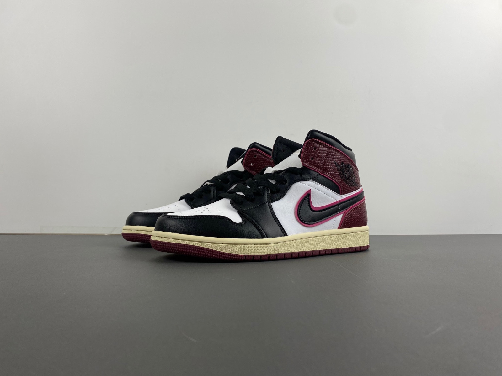 jordan 1 mid se bordeaux (women''s) - fq7818-101