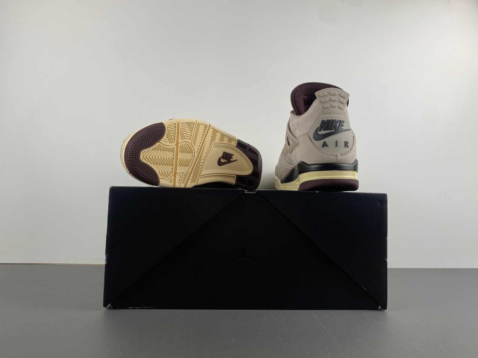 a ma maniére air jordan 4 fossil stone fz4810-200
