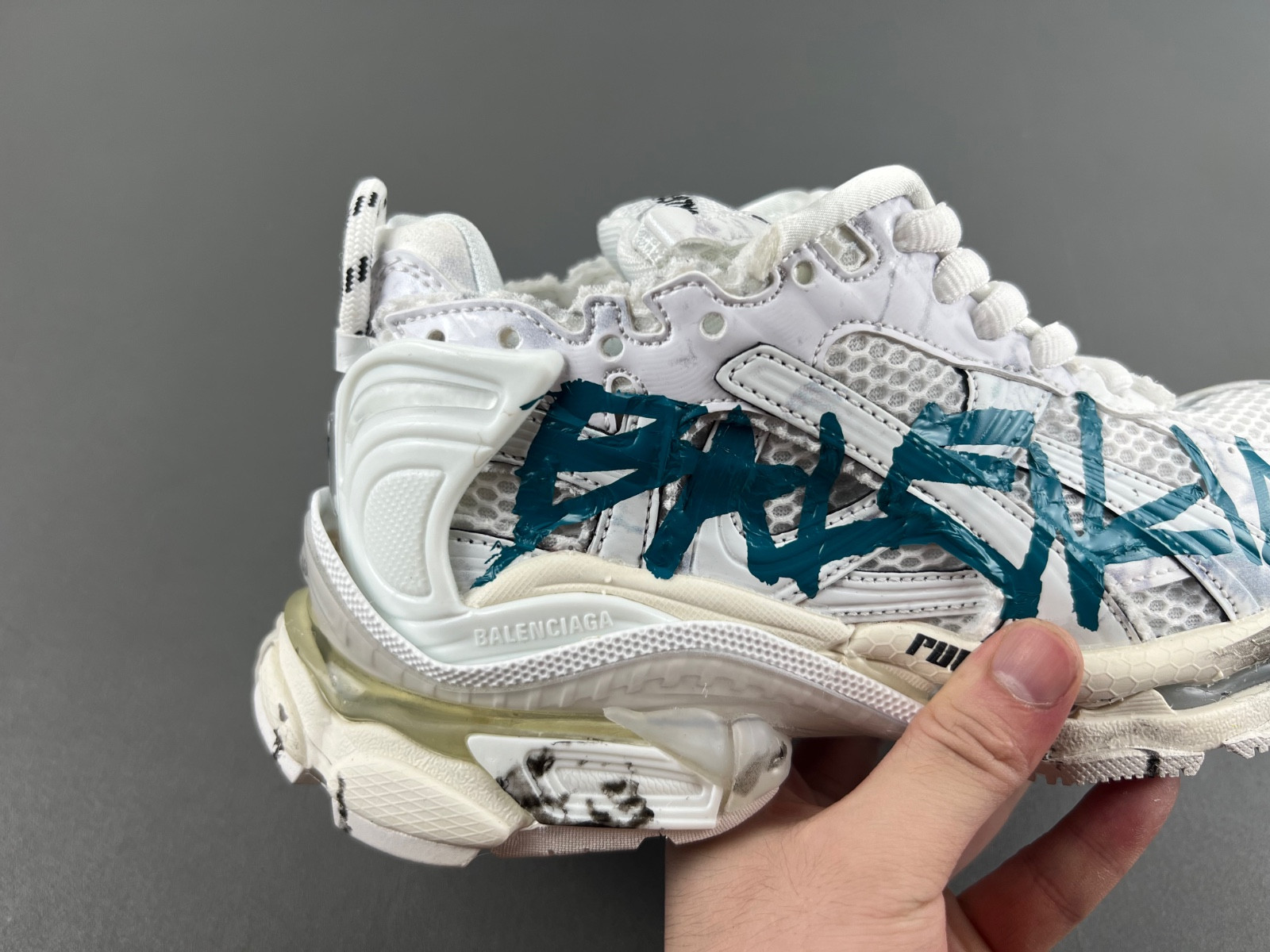 Ba*len*cia*ga runner graffiti sneaker in white/blue