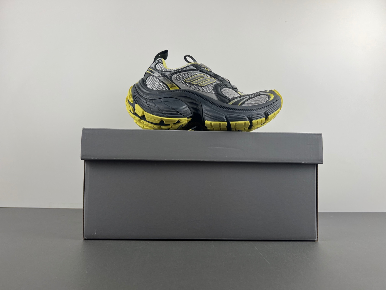 Ba*len*cia*ga 10xl sneaker in grey/yellow