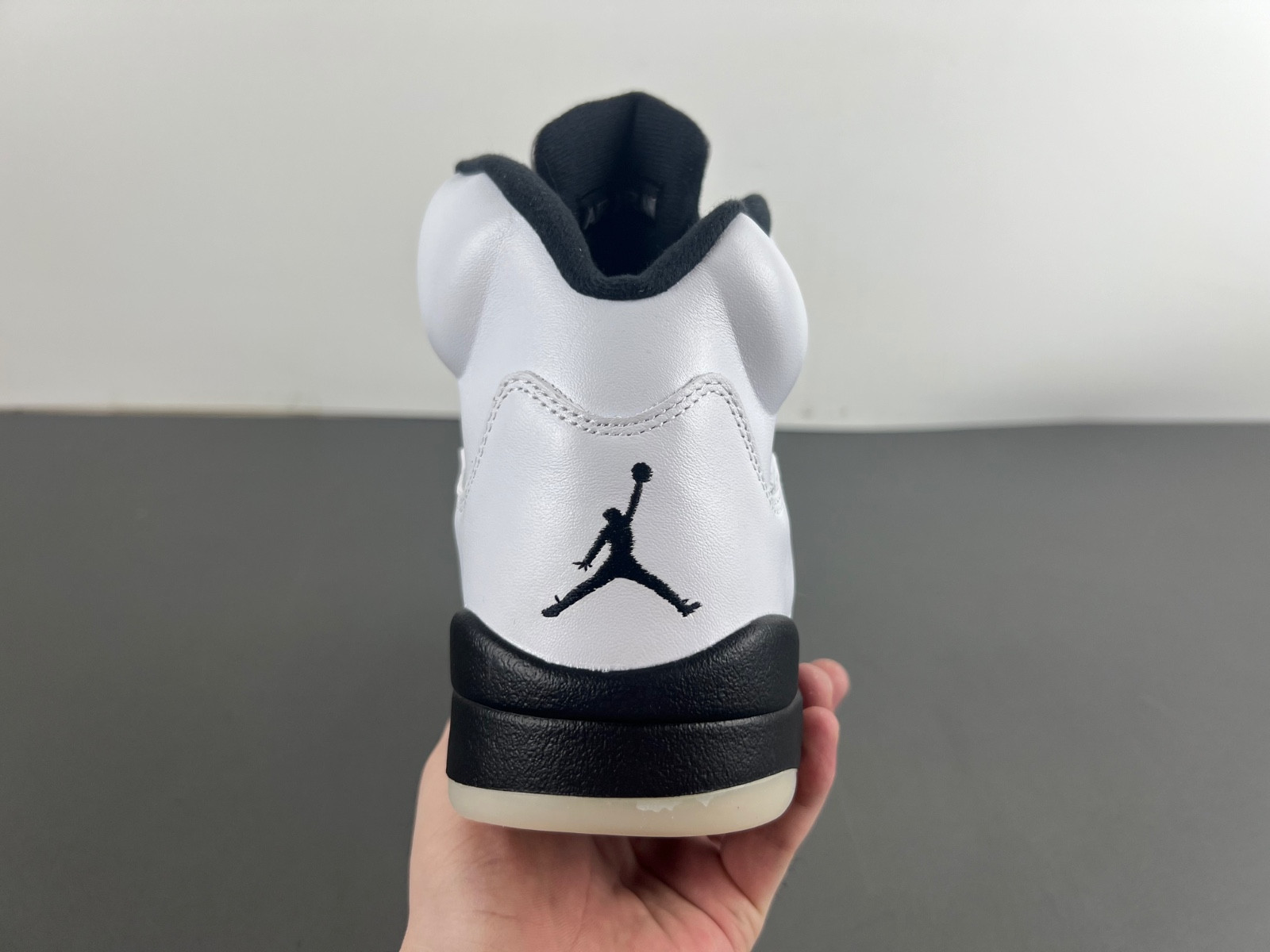 air jordan 5 white black dd0587-110