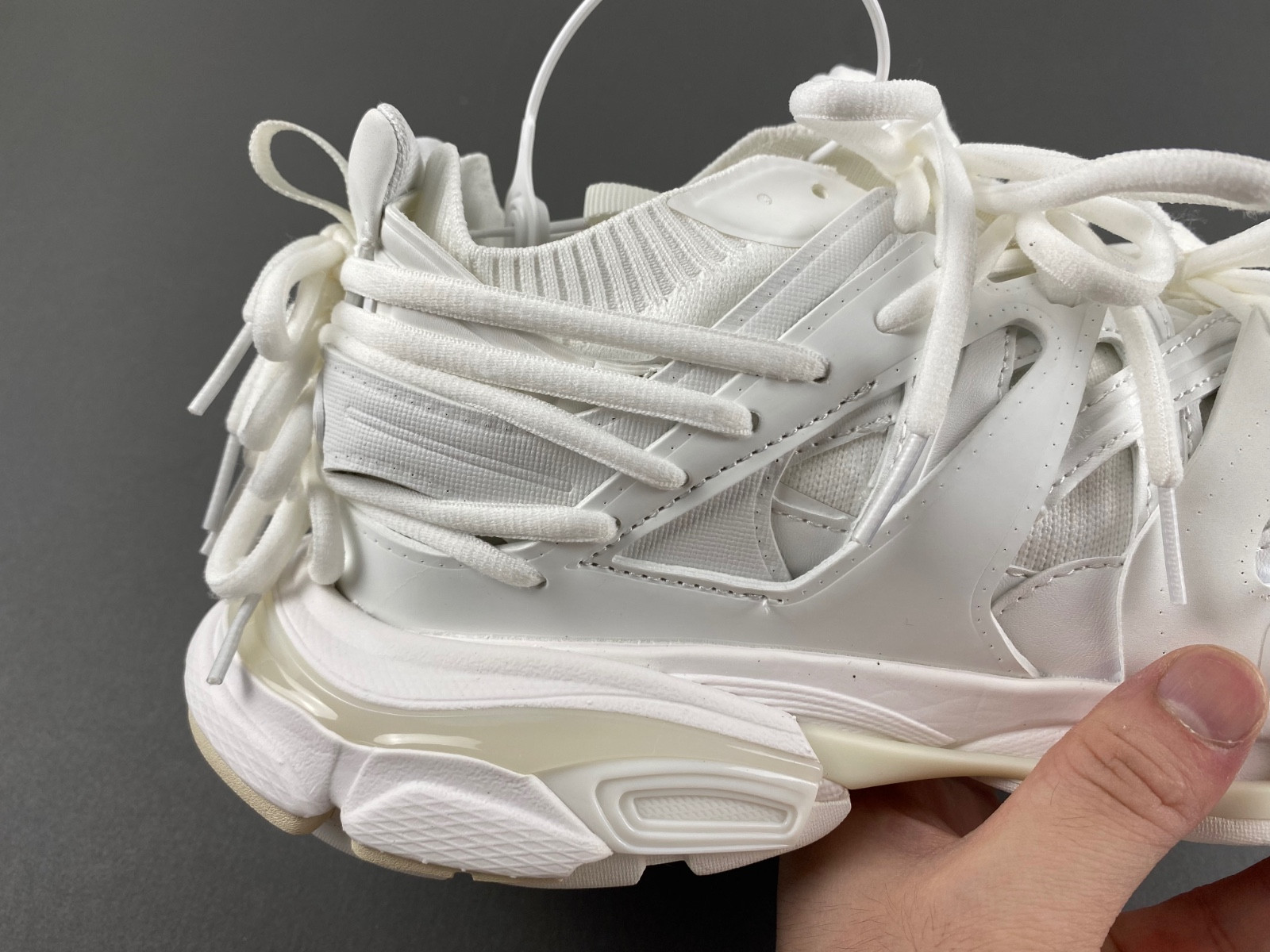 Ba*len*cia*ga white sport shoes 