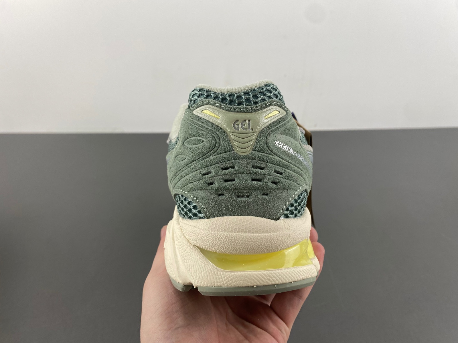 As*ic*s gel kayano 14 