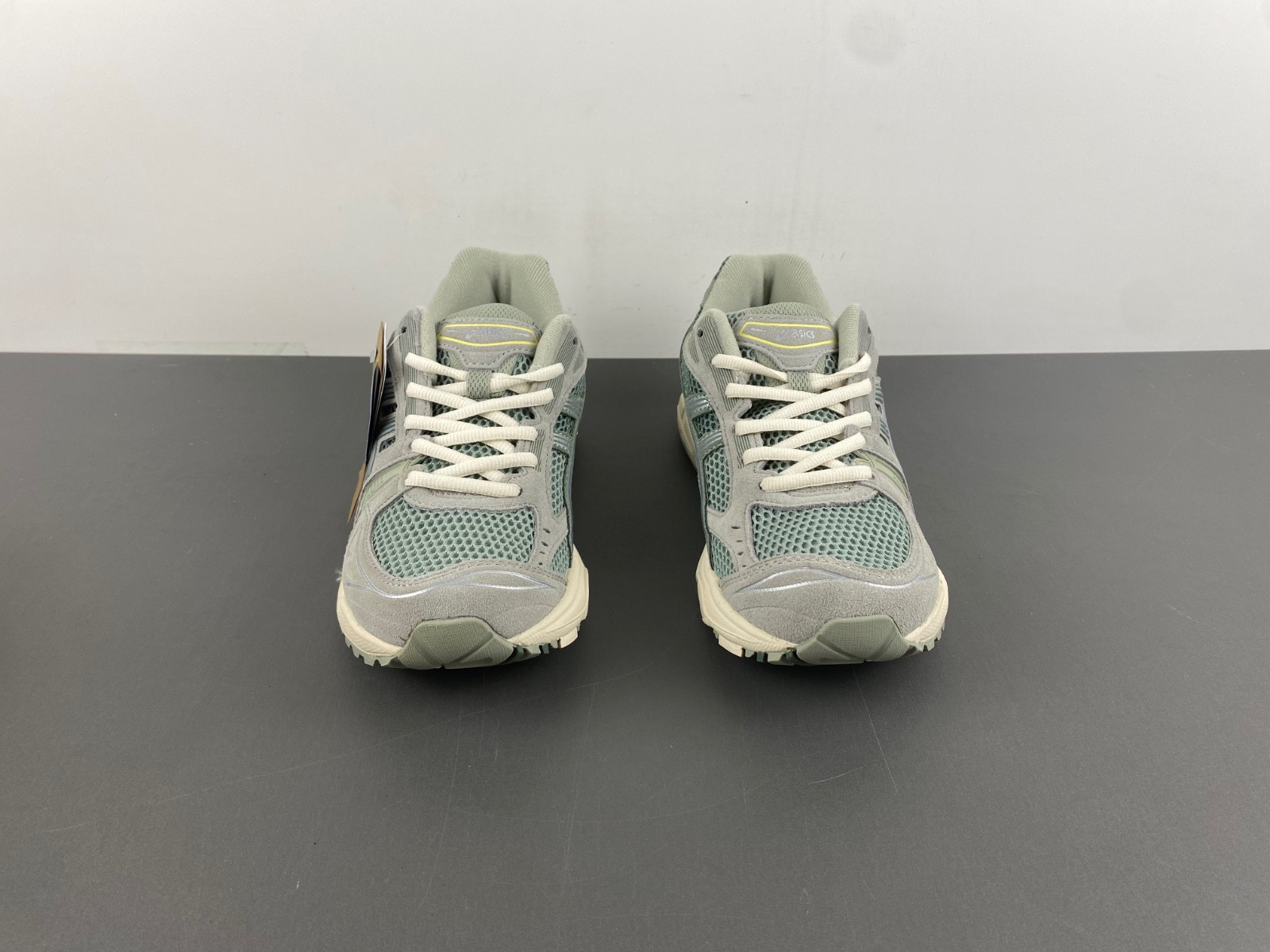 As*ic*s gel kayano 14 