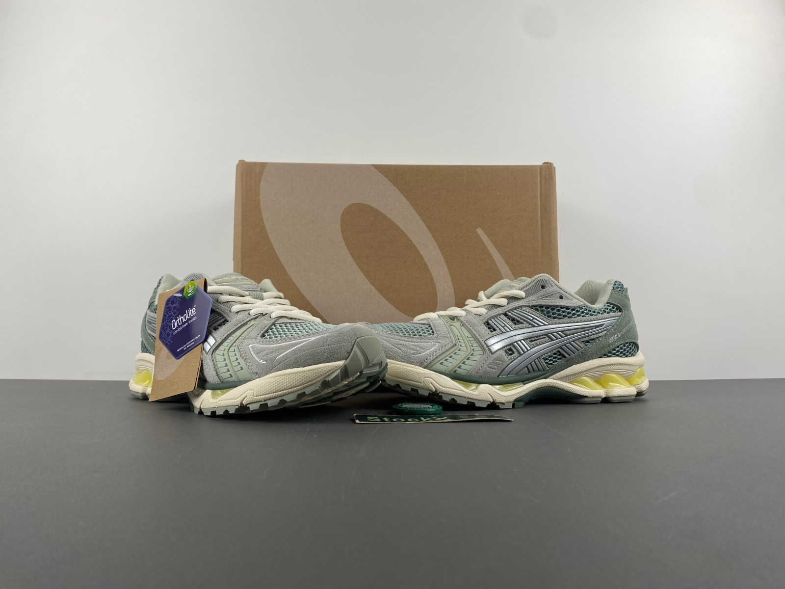 As*ic*s gel kayano 14 