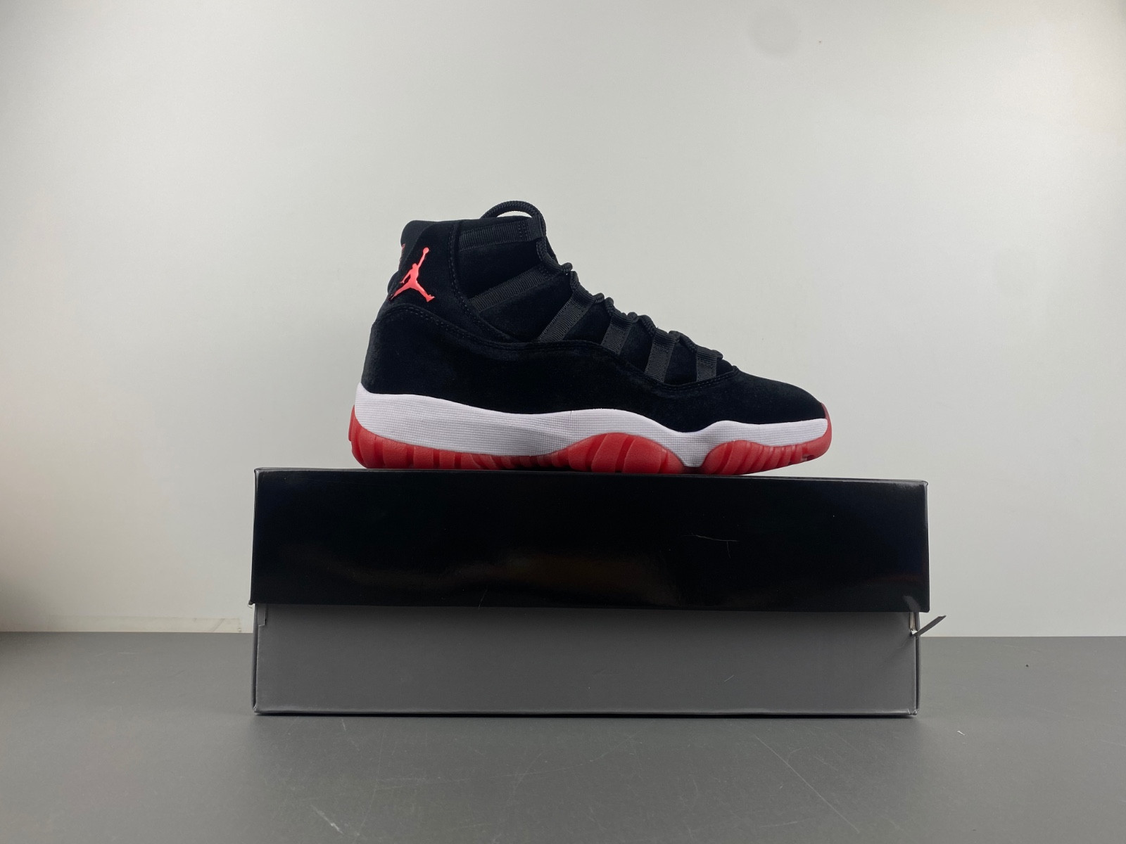 air jordan 11 “bred velvet” db5457-061