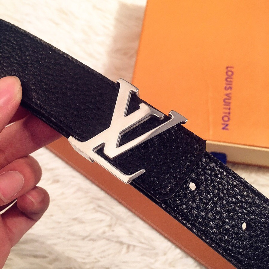 l**is V*t*n lv initiales 30mm belt m9521w