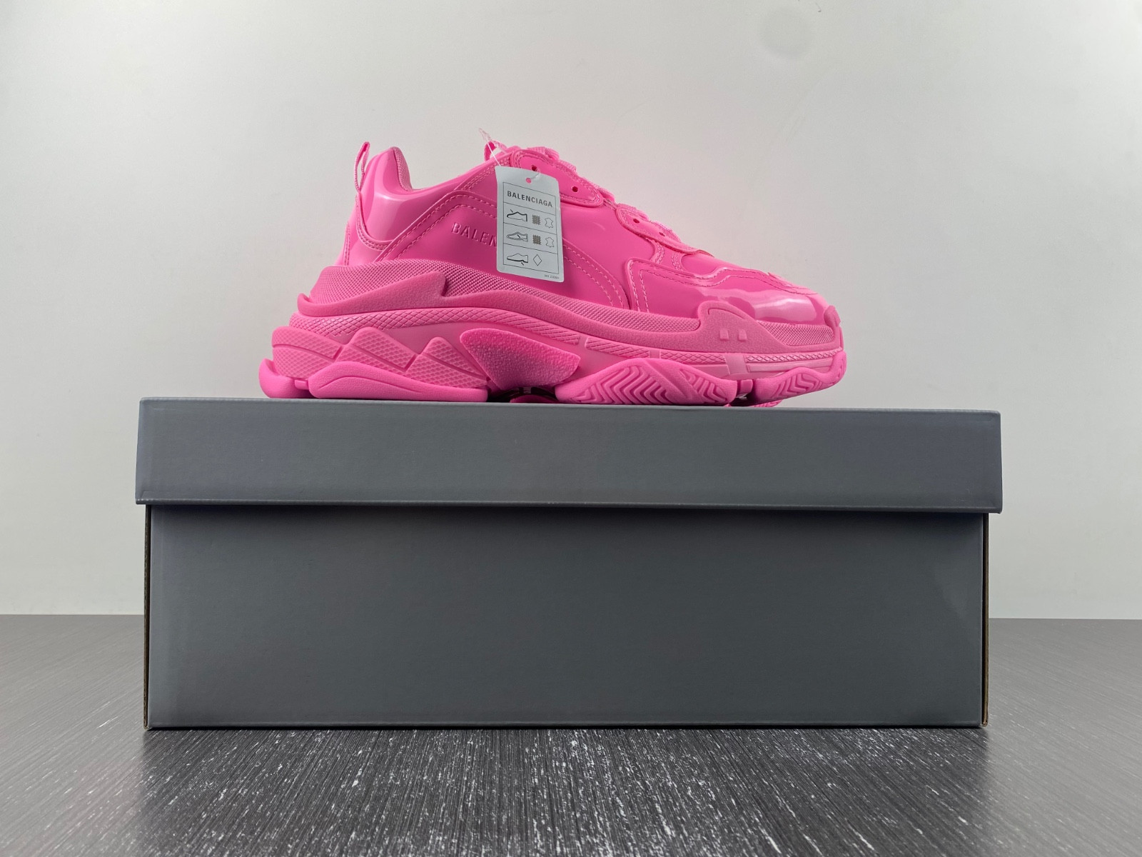 Ba*len*cia*ga triple s