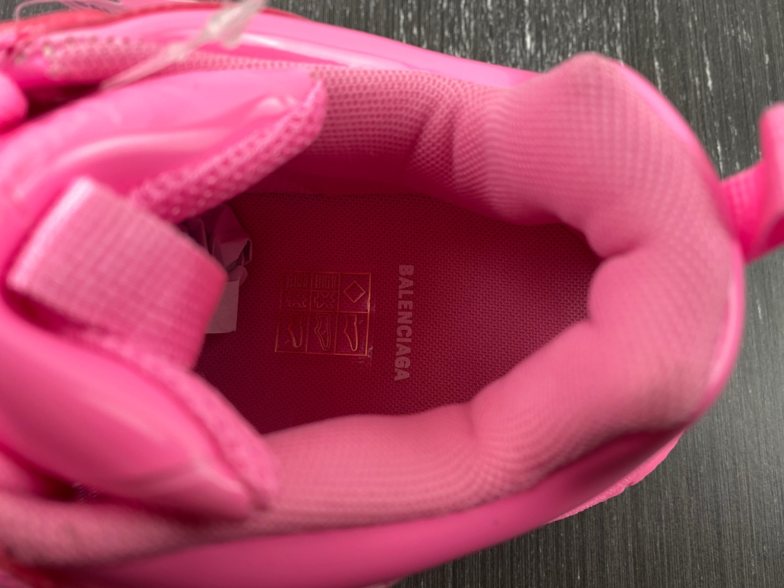 Ba*len*cia*ga triple s