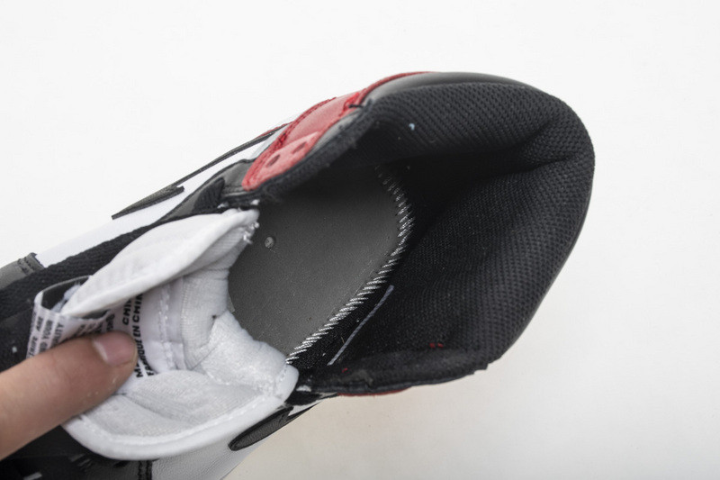 air jordan 1 retro high og black toe 555088-125