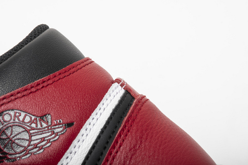 air jordan 1 retro high og black toe 555088-125