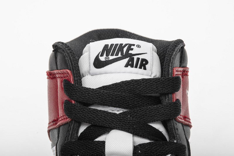 air jordan 1 retro high og black toe 555088-125