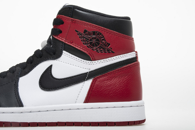 air jordan 1 retro high og black toe 555088-125