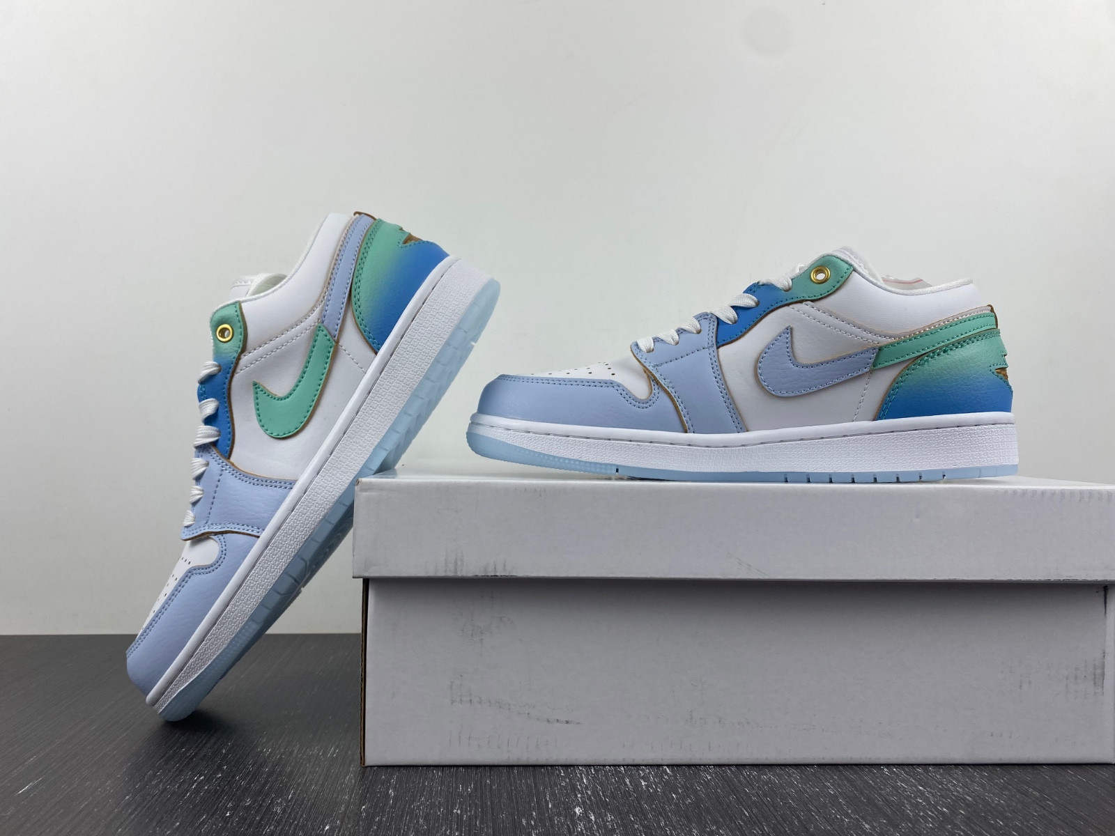 air jordan 1 low se emerald rise fn8899-131