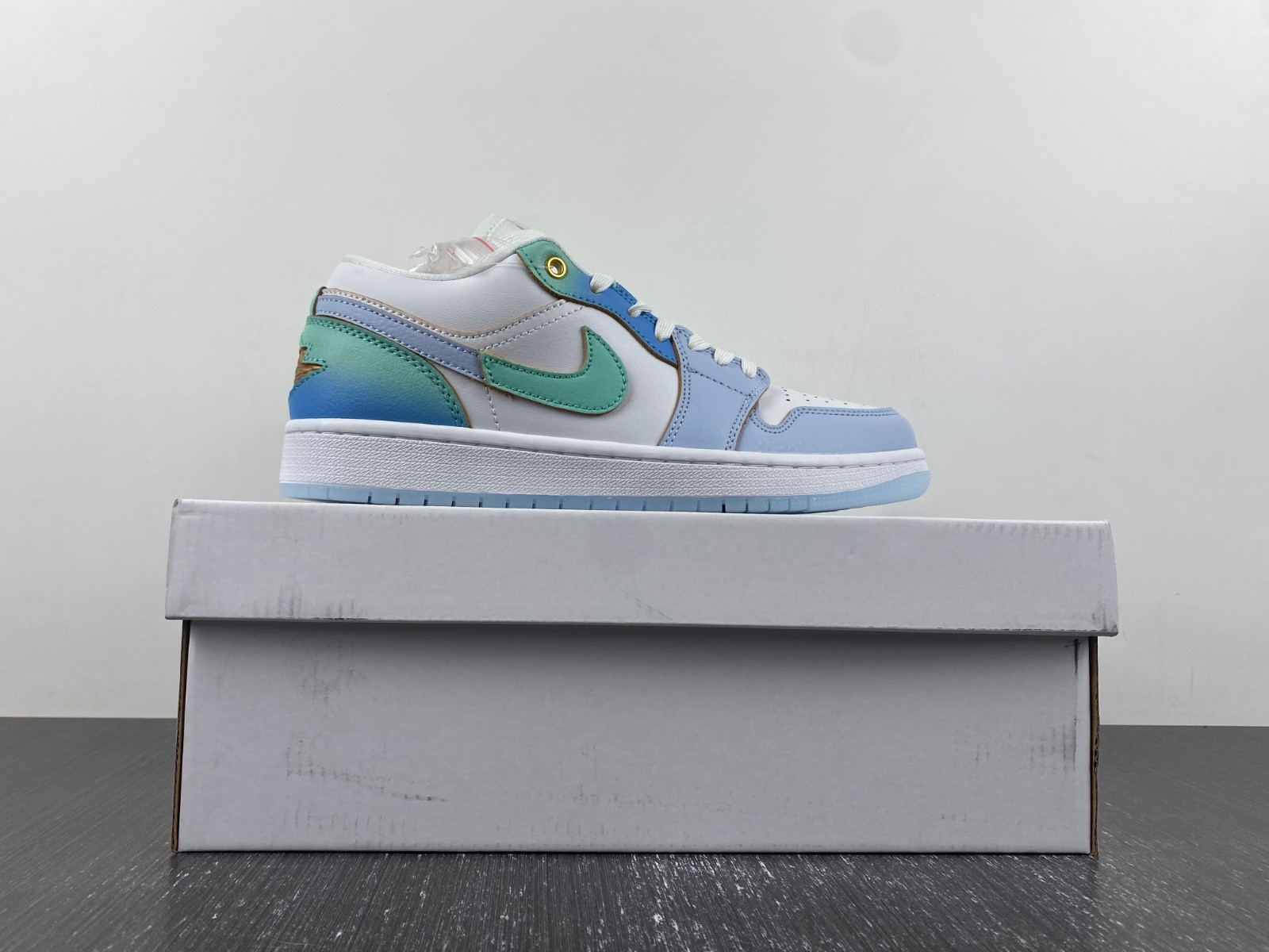 air jordan 1 low se emerald rise fn8899-131