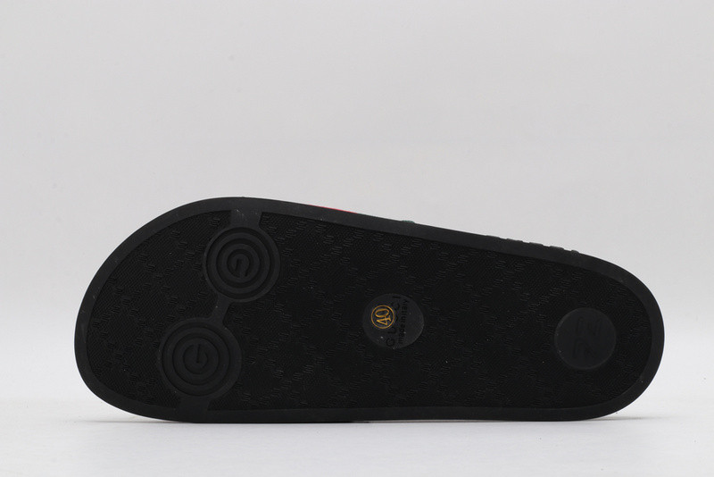 G*u*i slides all black with "yellow G*u*i"